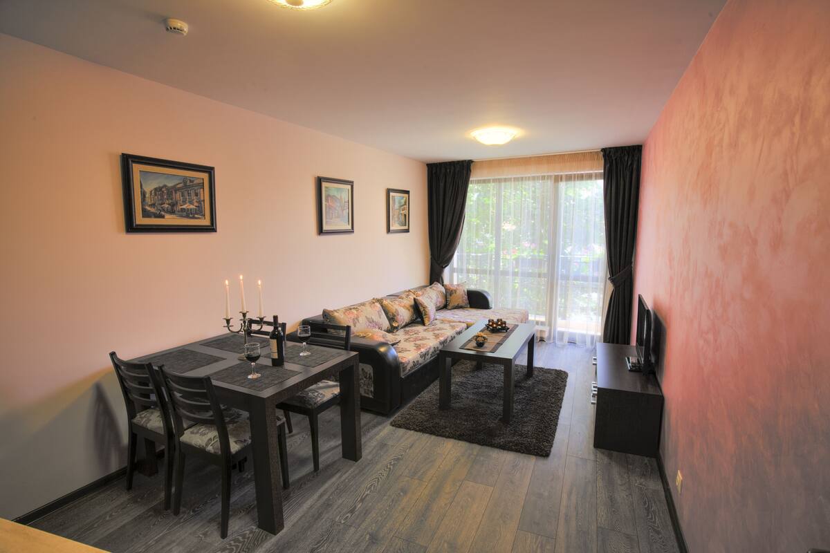 Superior Studio | Living room