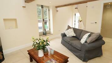 Cottage | Living room | TV