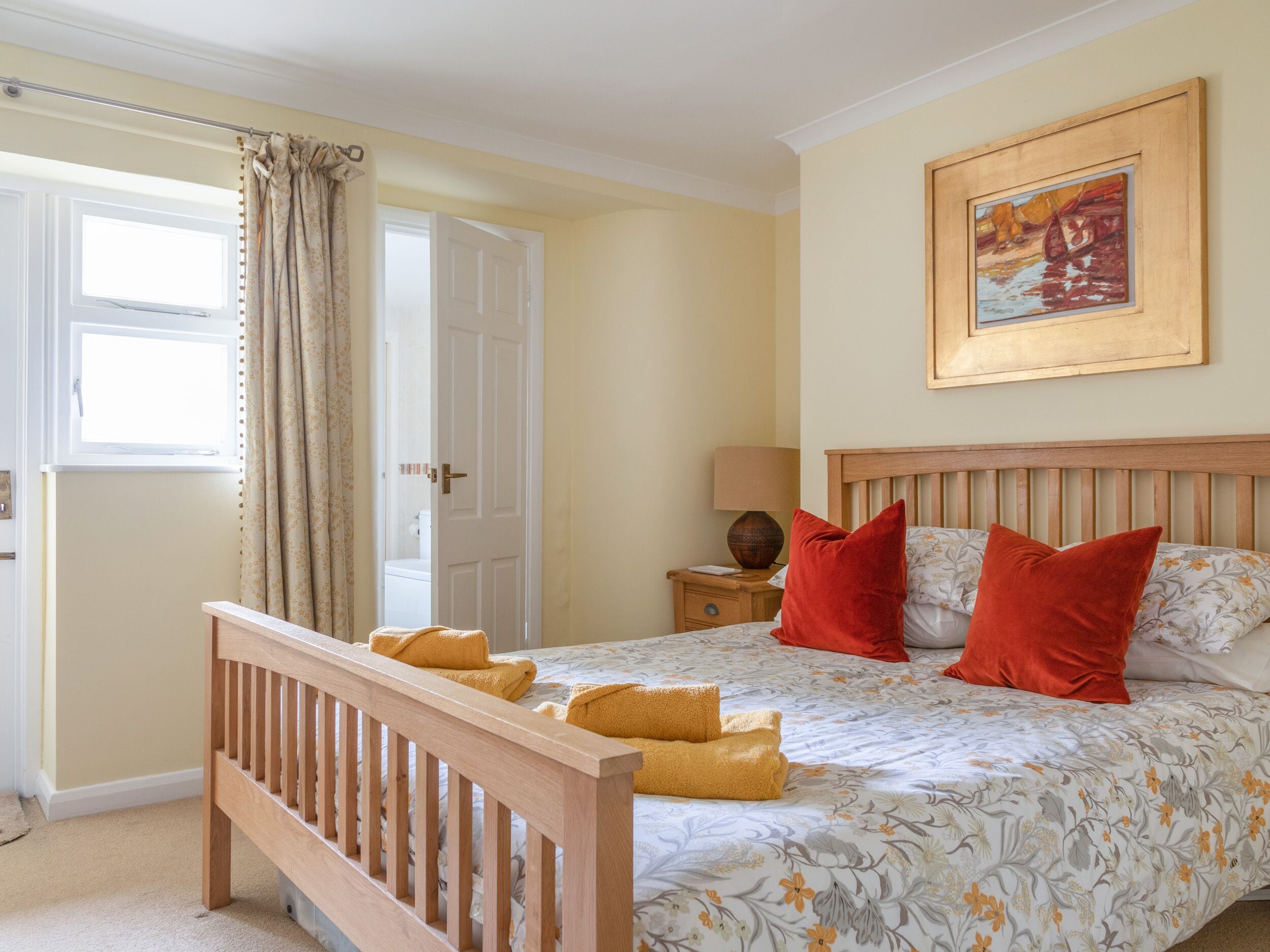 Cottage | 2 bedrooms, individually decorated, individually furnished, free WiFi