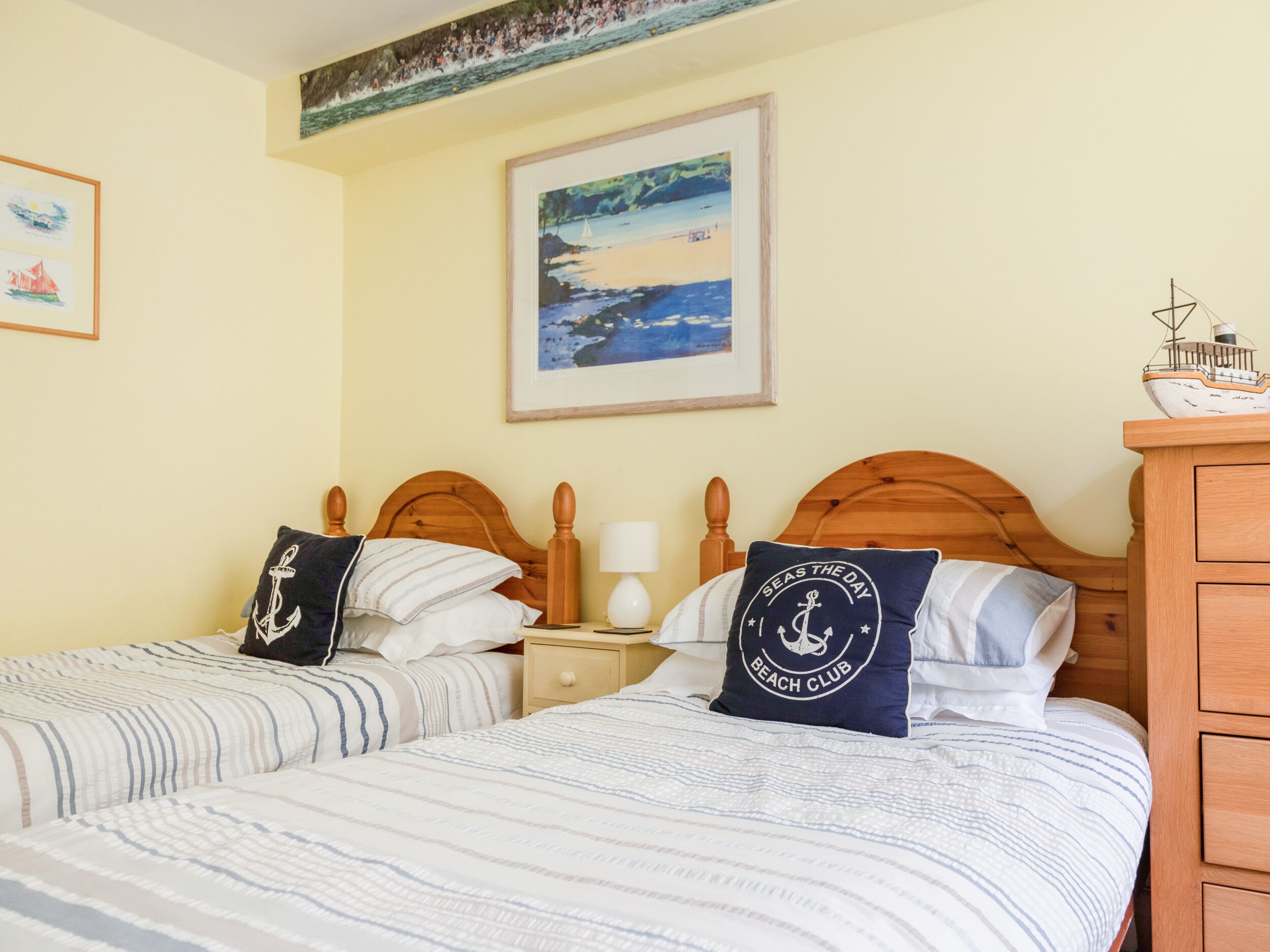 Cottage | 2 bedrooms, free WiFi, individually decorated, individually furnished