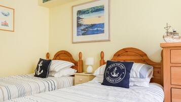 Cottage | 2 bedrooms, free WiFi, individually decorated, individually furnished