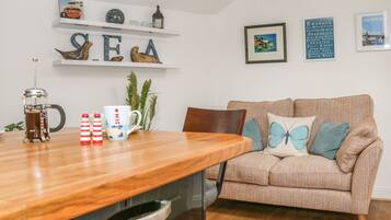Cottage | Woonkamer | Televisie
