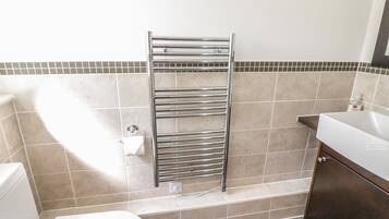 Cottage | Bathroom | Shower