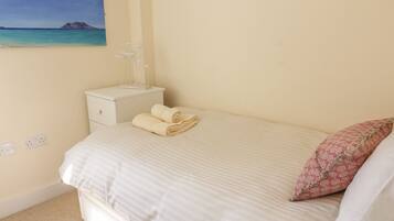 Cottage | 3 bedrooms, individually decorated, individually furnished, free WiFi