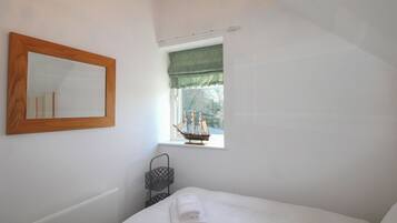 Cottage | 3 bedrooms, individually decorated, individually furnished, free WiFi