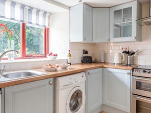Private kitchen - Honeysuckle Cottage (Kingsbridge)