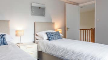 Cottage | 2 bedrooms, individually decorated, individually furnished, free WiFi