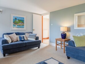 Cottage | Living area | TV