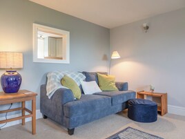 Cottage | Living area | TV