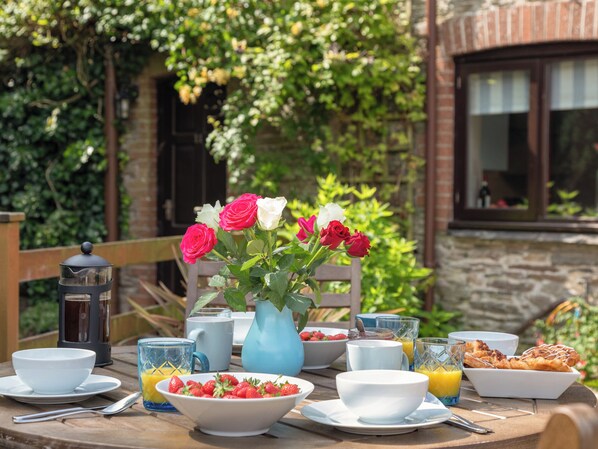 Cottage | Outdoor dining