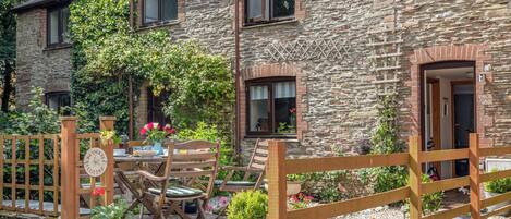 Cottage | Property grounds