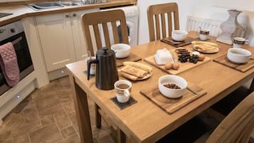 Cottage | Dining