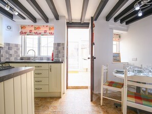 Cottage | Private kitchen - Japonica Cottage (Cheltenham)