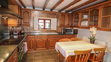 Cottage | Interior