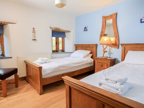 Cottage | 3 bedrooms, individually decorated, individually furnished, free WiFi