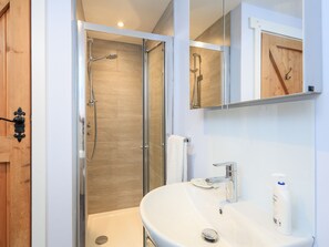 Cottage | Bathroom | Shower