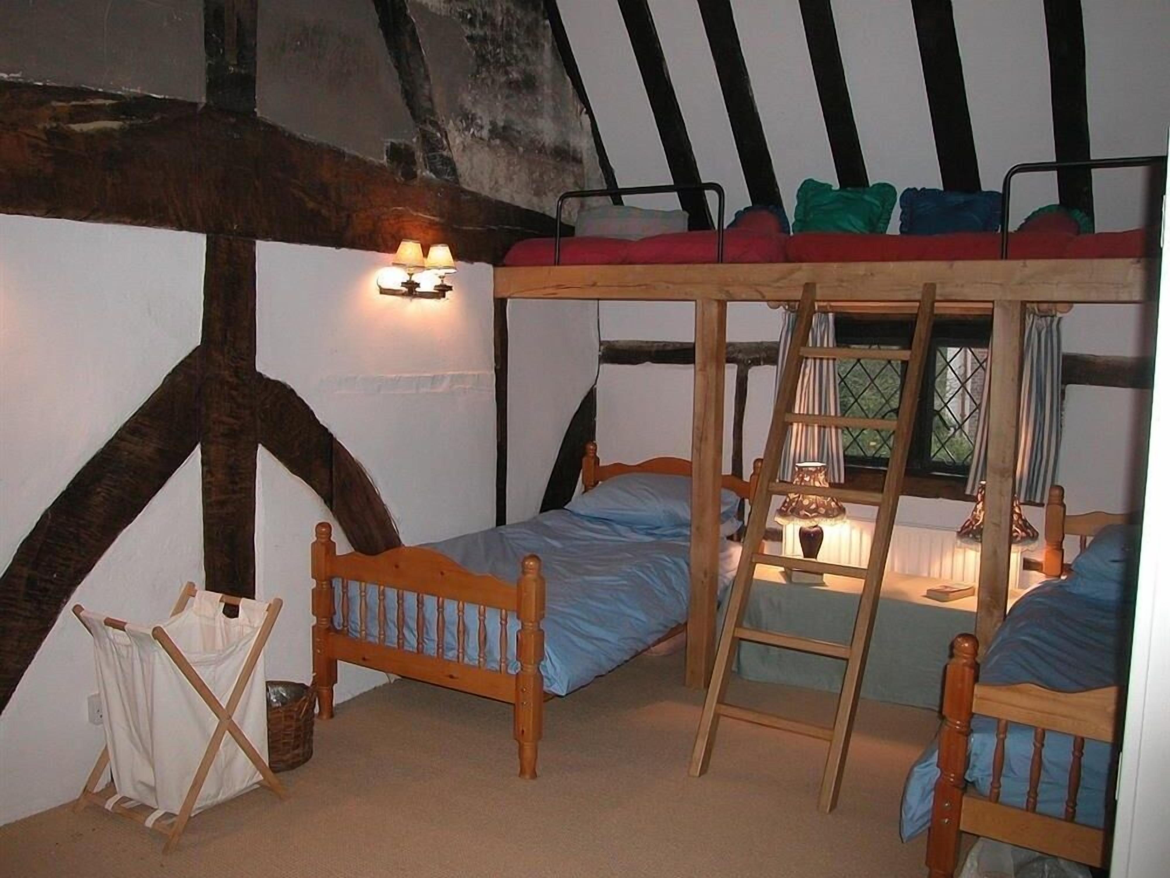 Cottage | 3 bedrooms, individually decorated, individually furnished, free WiFi