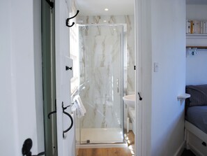 Bathroom - 29 Fore Street (Salcombe)