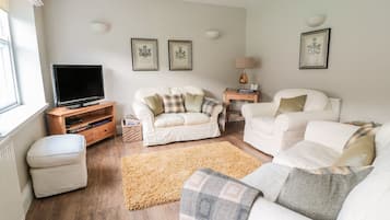 Cottage | Living room | TV