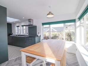 Ferienhaus | Eigene Küche | Kühlschrank, Geschirrspüler, Wasserkocher, Toaster