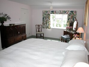 Casa de campo | Decoración personalizada, muebles diferentes y wifi gratis 