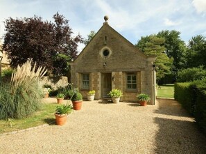 Exterior - Garden Cottage (Bampton)