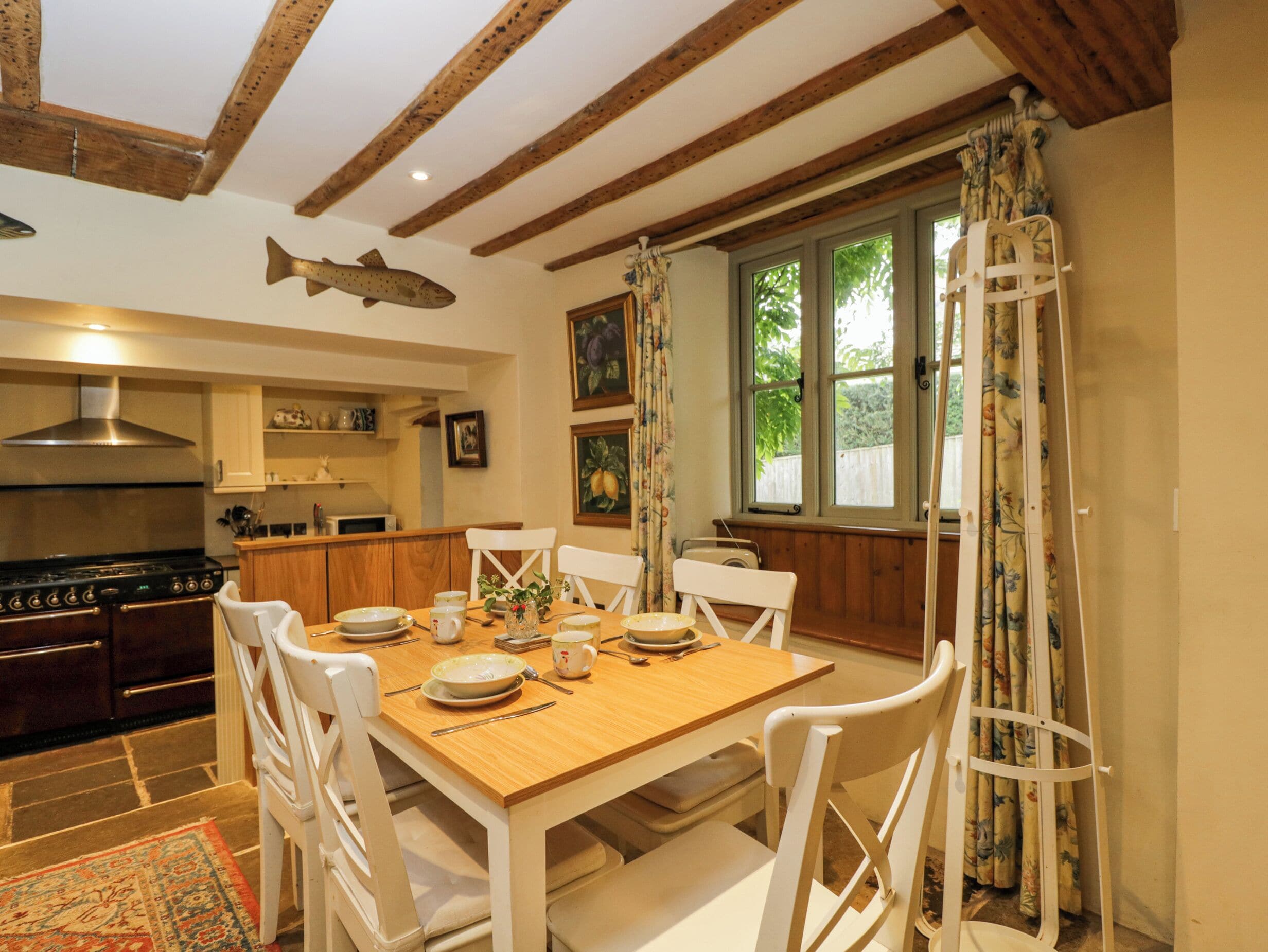 Cottage | Dining
