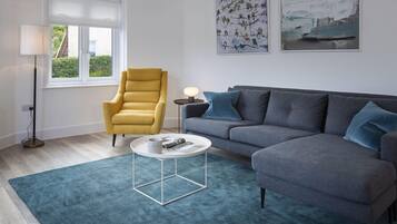 Cottage | Living room | TV