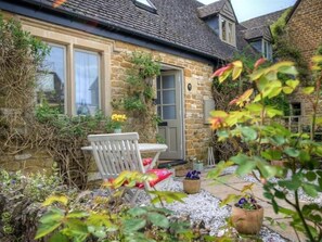 Cottage | Interior - Bobble Cottage (Cheltenham)