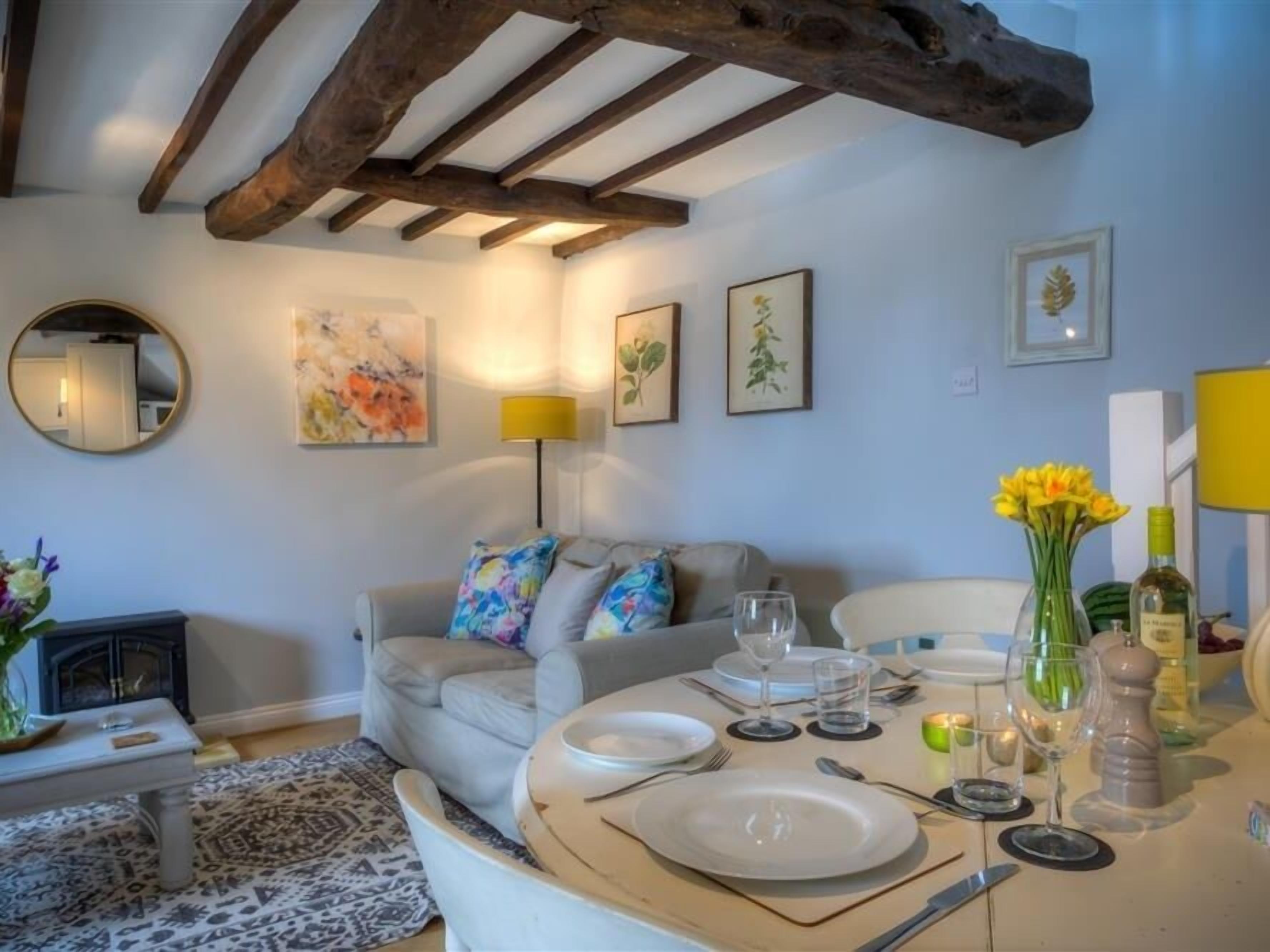 Cottage | Living room | TV