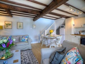 Cottage | Interior - Bobble Cottage (Cheltenham)