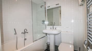 Cottage | Bathroom | Shower