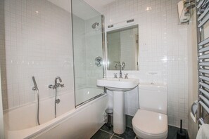 Cottage | Bathroom | Shower - 3 Combehaven (Salcombe)