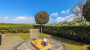 Cottage | Outdoor dining