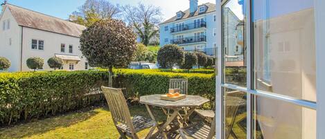 Cottage | Outdoor dining