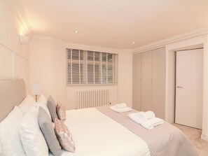 3 bedrooms, individually decorated, individually furnished, free WiFi - 1 The Old Coach House (Dartmouth)