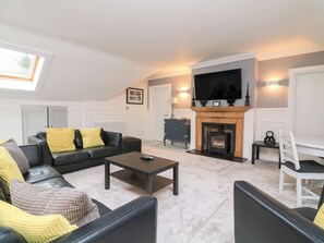 Living area - 1 The Old Coach House (Dartmouth)