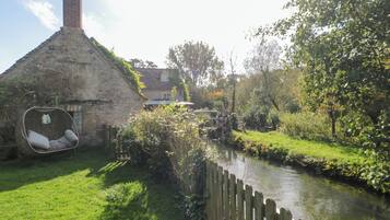 Cottage | Property grounds