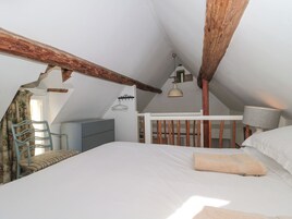 1 habitación, decoración personalizada y muebles diferentes 