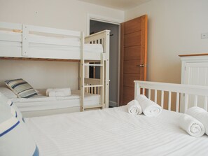 5 bedrooms, individually decorated, individually furnished, free WiFi