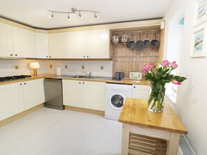 코티지 | 전용 주방 | 냉장고, 전자레인지, 쿡탑, 식기 세척기