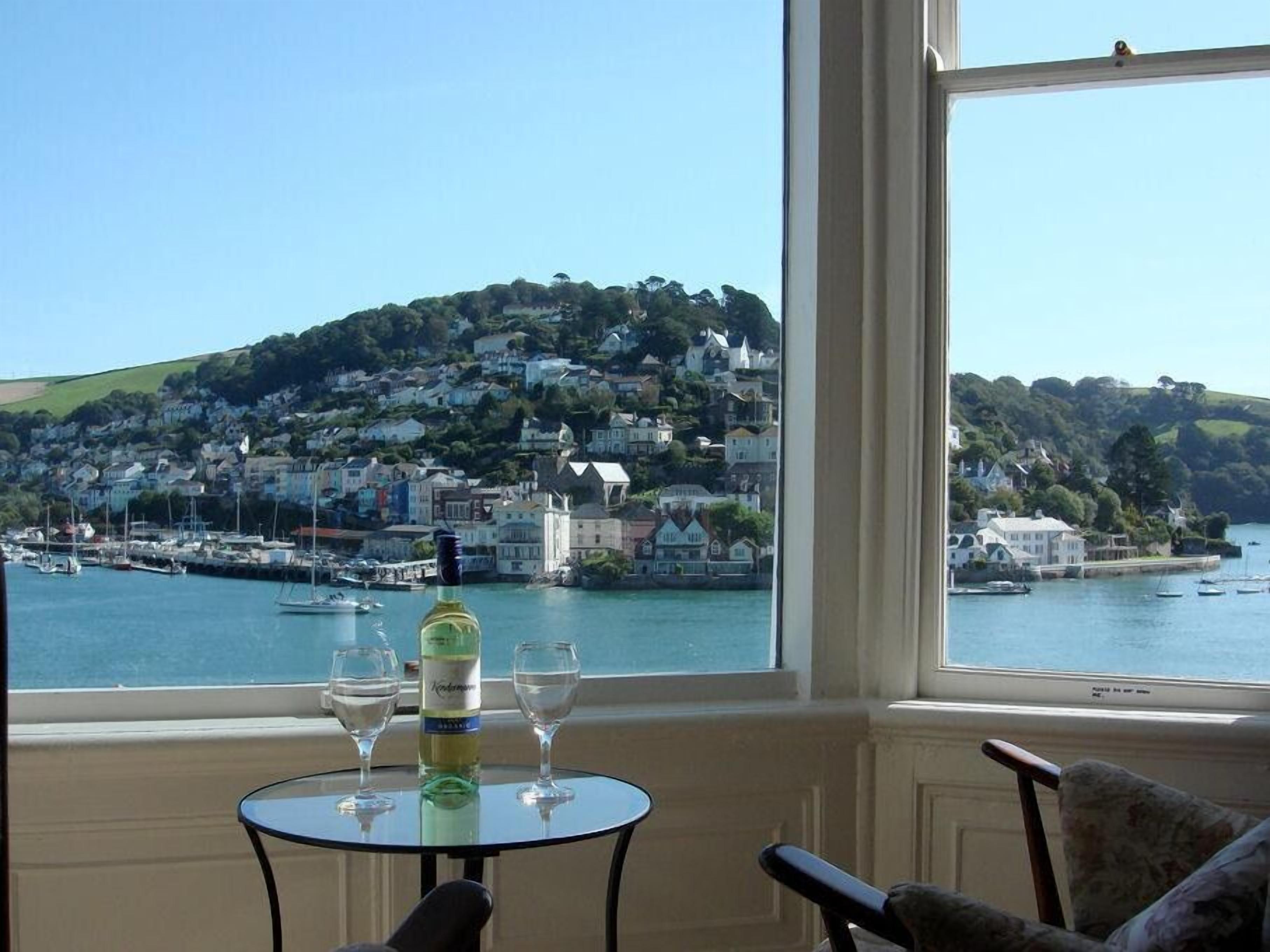 Cottage | Bahagian dalam