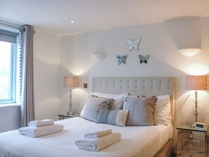 3 Schlafzimmer, individuell dekoriert, individuell eingerichtet