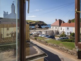 Cottage | Property grounds