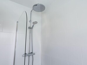 Cottage | Bathroom