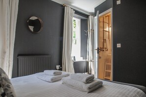 Cottage | 4 bedrooms, individually decorated, individually furnished, free WiFi - 16 Courtenay Street (Salcombe)