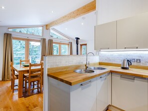 Cottage | Bếp riêng | Máy rửa bát, ấm điện, lò nướng bánh mì, ghế cao cho trẻ em 