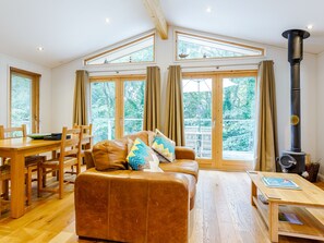 Cottage | Living room - 8 Streamside (Looe)
