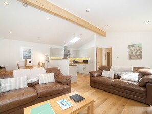 Cottage | Living room | TV