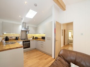 Cottage | Private kitchen | Microwave, stovetop, dishwasher, highchair